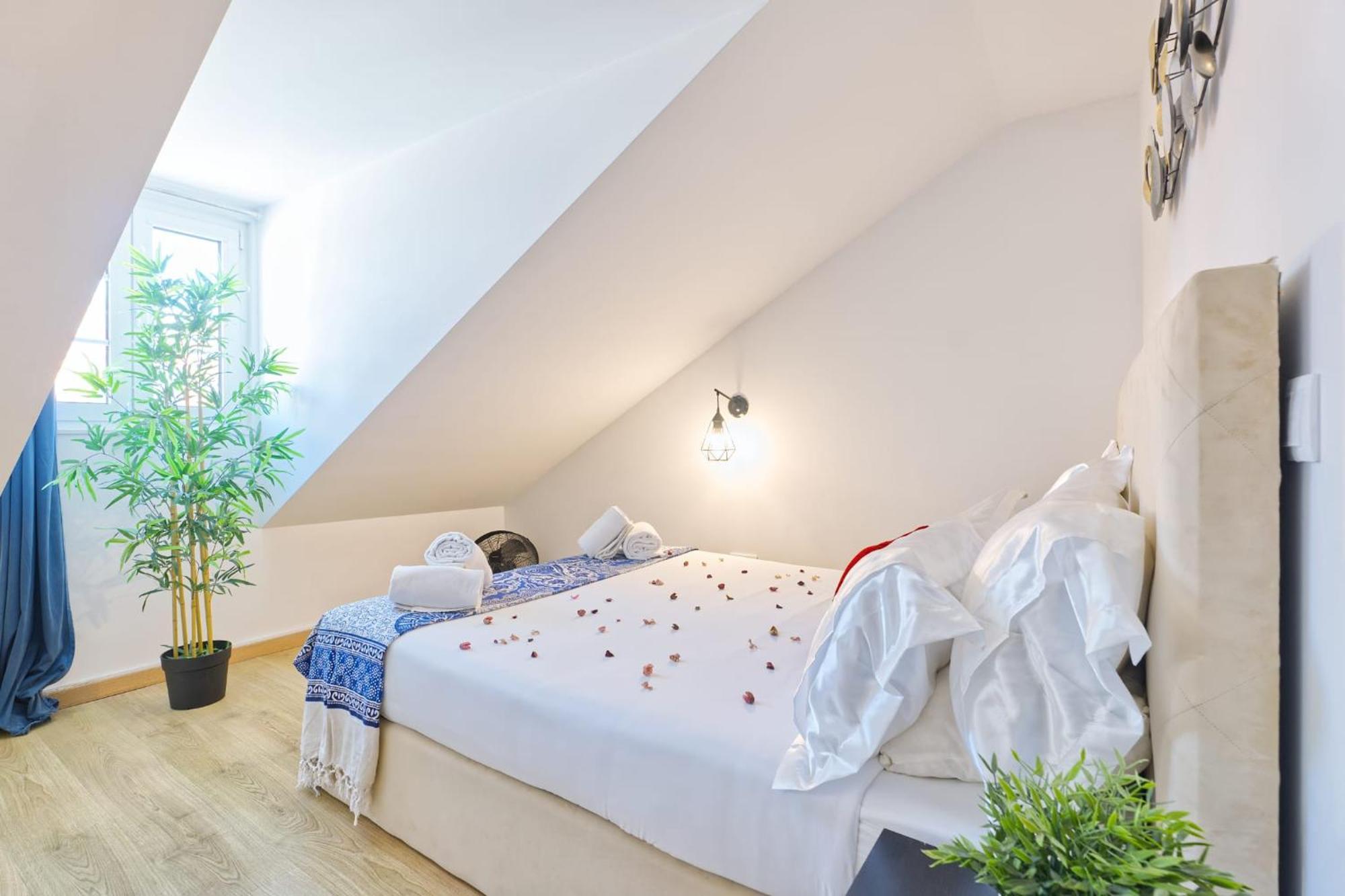 Beautiful And Spacious Flat In The Center