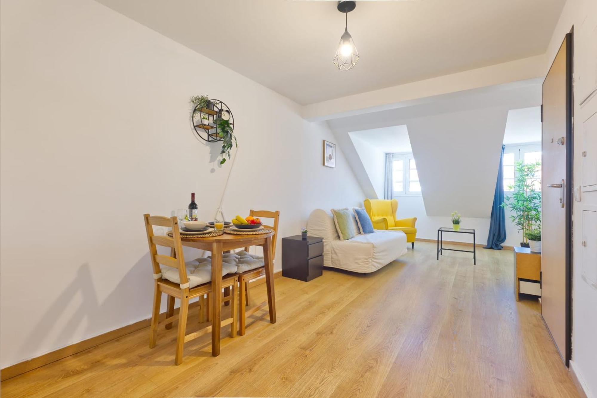 Beautiful And Spacious Flat In The Center